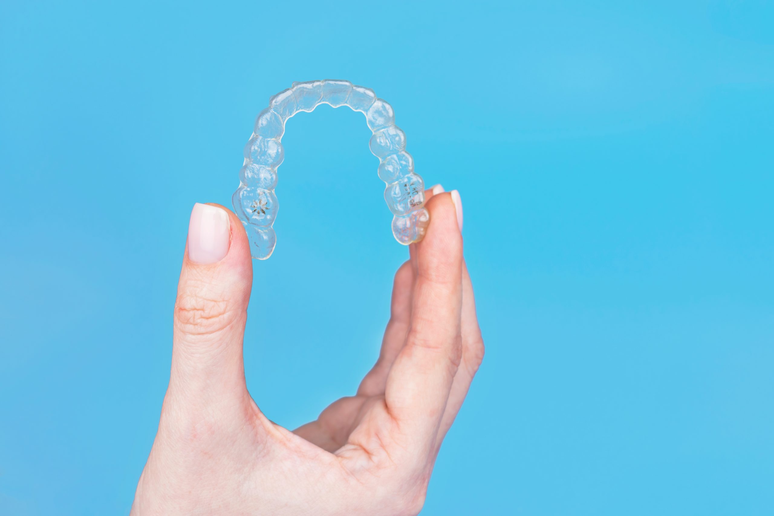 Hình ảnh khay niềng răng trong suốt Invisalign một hàm